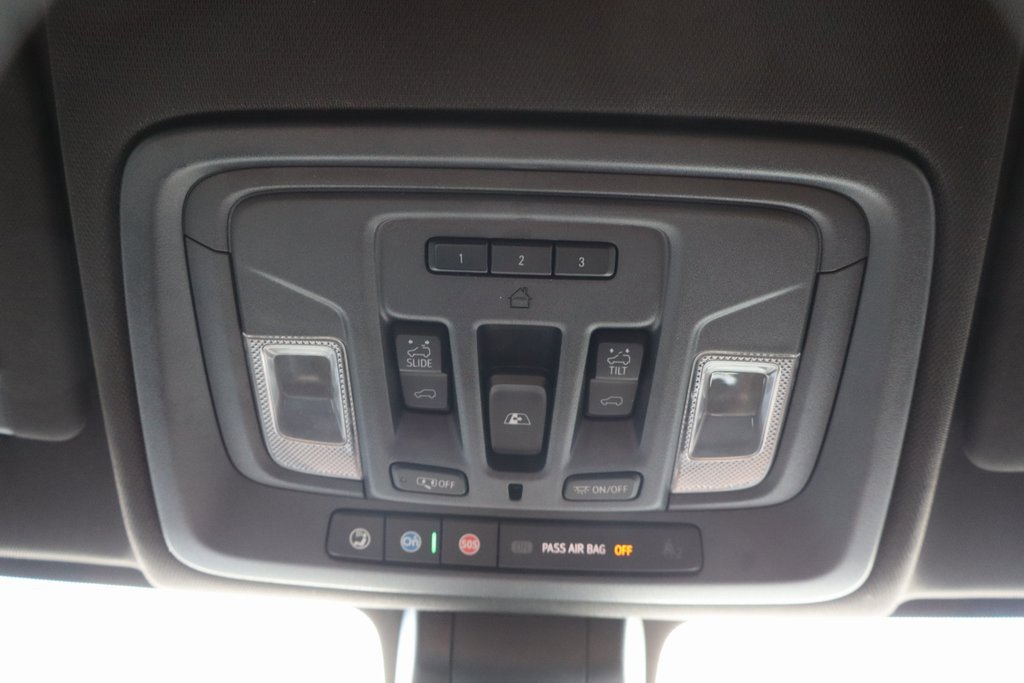 Used 2021 Chevrolet Silverado 1500 High Country w/ Technology Package image 19