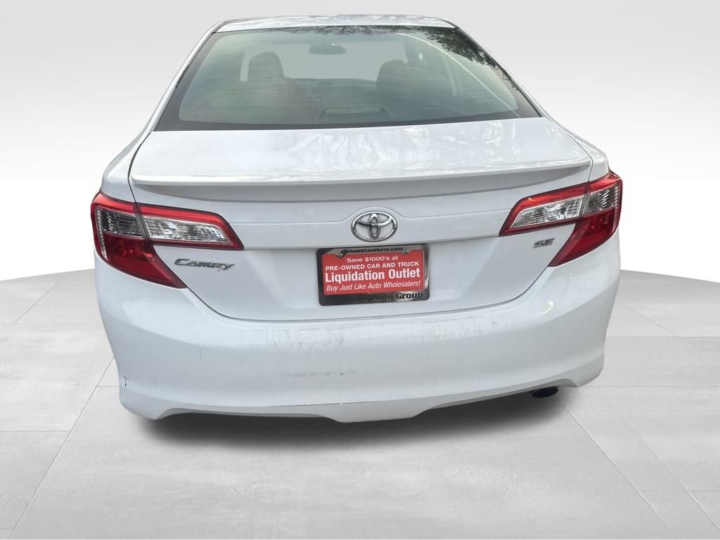 Used 2014 Toyota Camry SE image 19