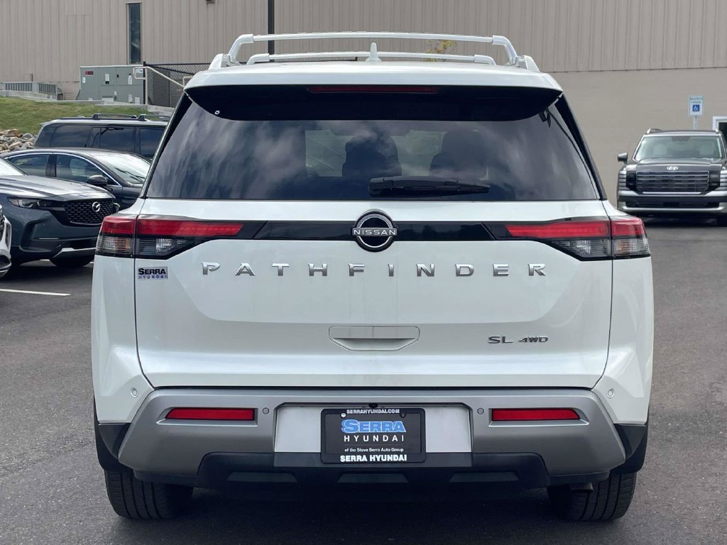 Used 2022 Nissan Pathfinder SL AWD/4WD image 4