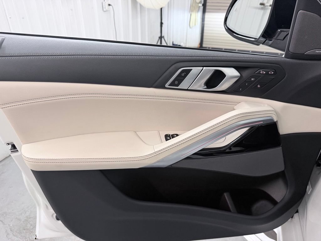 Used 2022 BMW X6 M50i w/ Executive Package AWD/4WD image 12