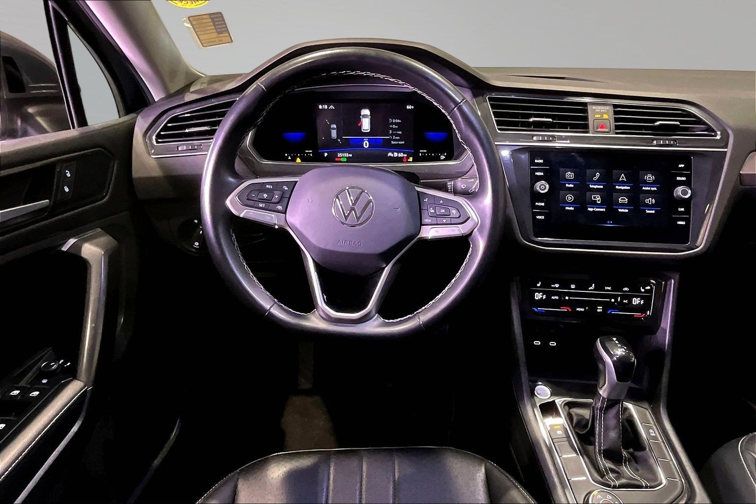Used 2023 Volkswagen Tiguan SE image 8