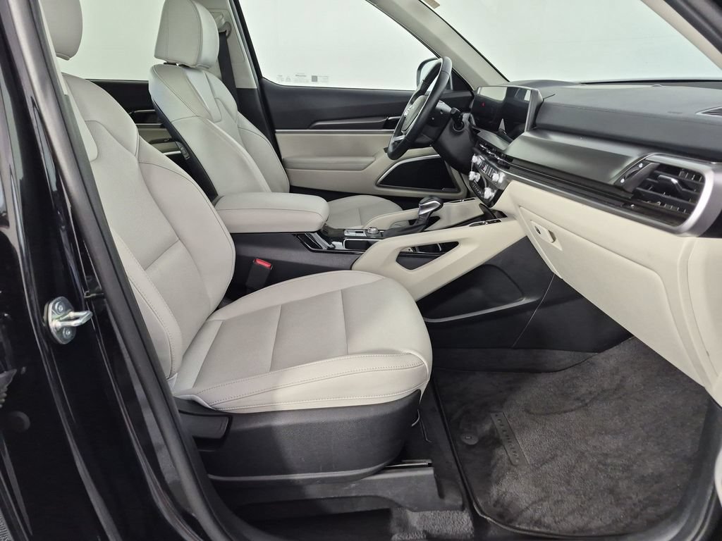 Used 2025 Kia Telluride S FWD image 38