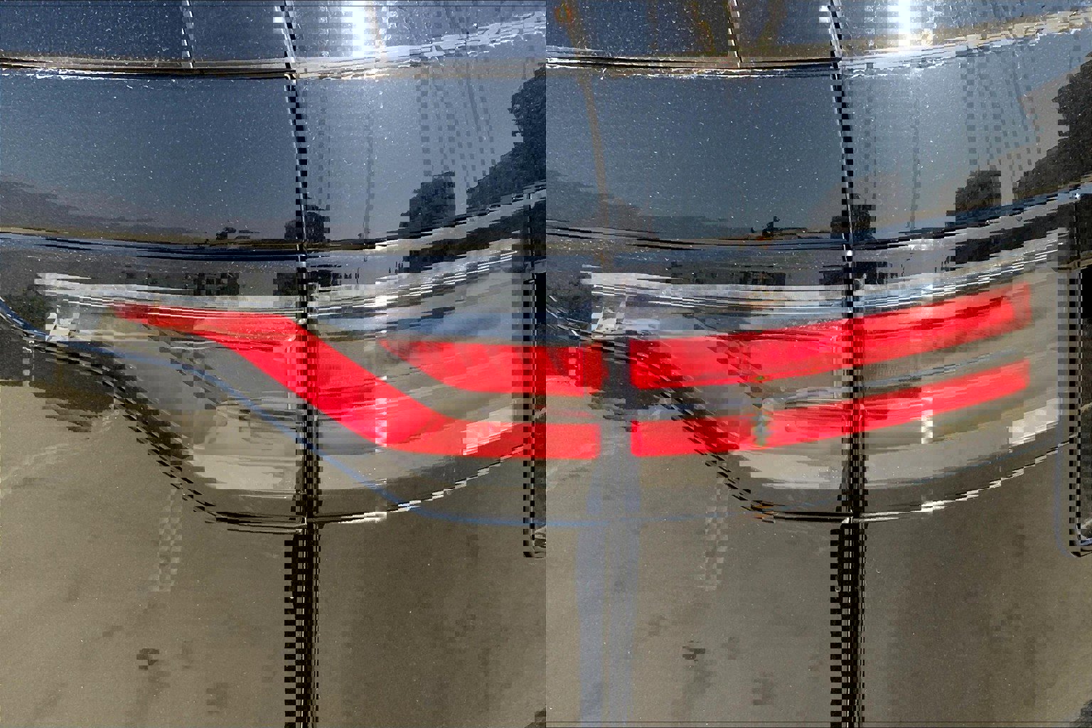 New 2025 Land Rover Discovery Dynamic SE image 5