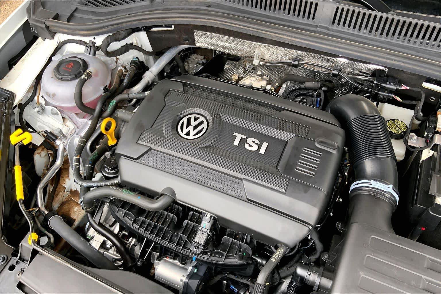 Used 2025 Volkswagen Jetta GLI Autobahn FWD image 32