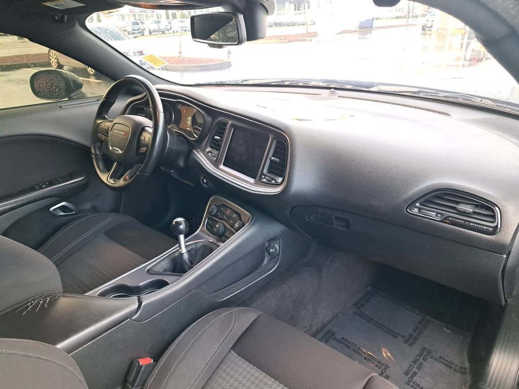 Used 2018 Dodge Challenger R/T w/ Driver Convenience Group image 15