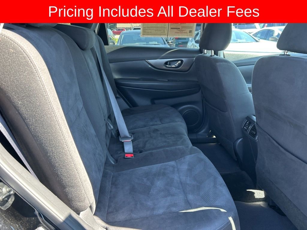 Used 2015 Nissan Rogue SV FWD image 18