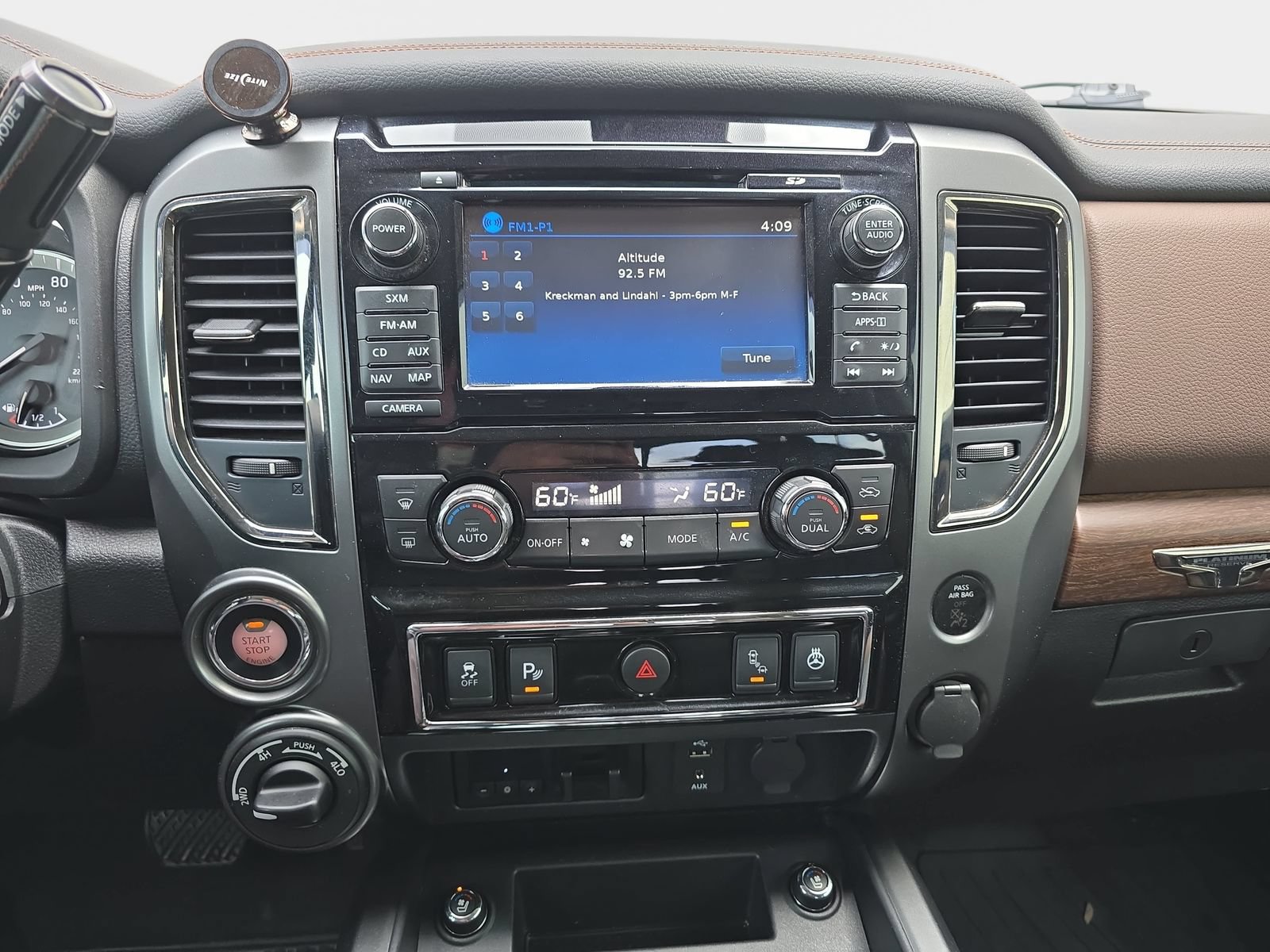 Used 2018 Nissan Titan Platinum Reserve w/ Platinum Utility Package AWD/4WD image 23