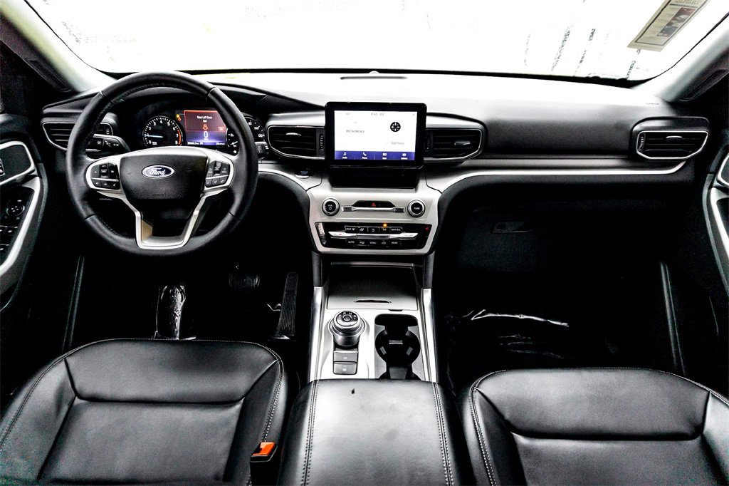 Used 2023 Ford Explorer XLT w/ Equipment Group 202A image 29