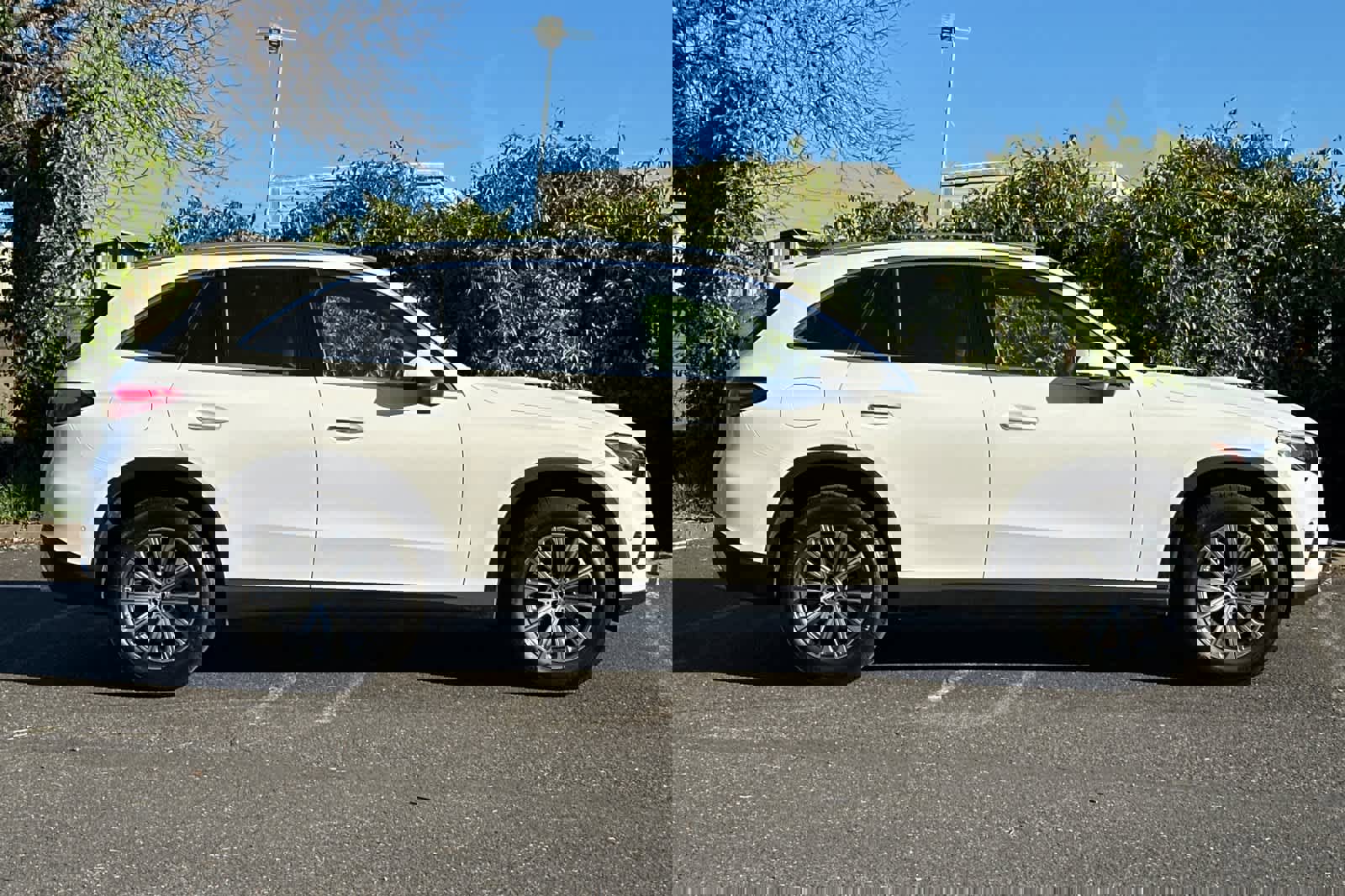 Used 2026 Mercedes-Benz GLC 300 GLC 300 image 2