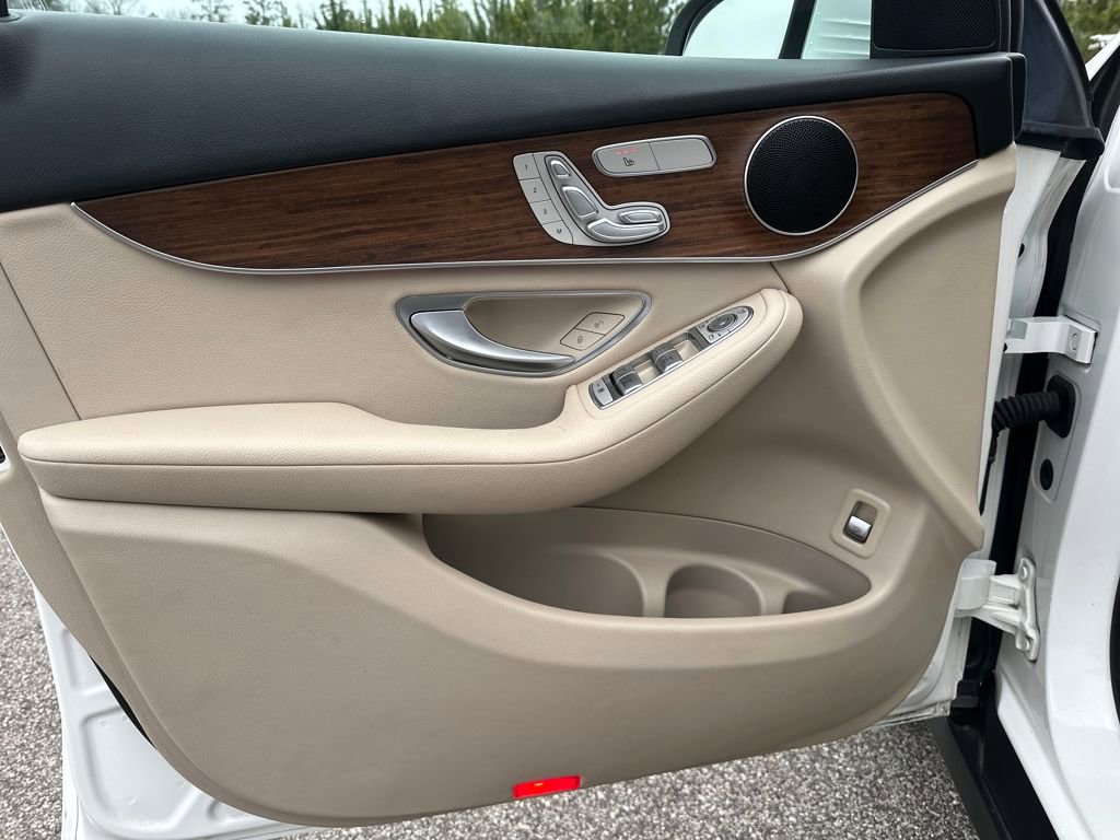 Certified 2022 Mercedes-Benz GLC 300 4MATIC image 25