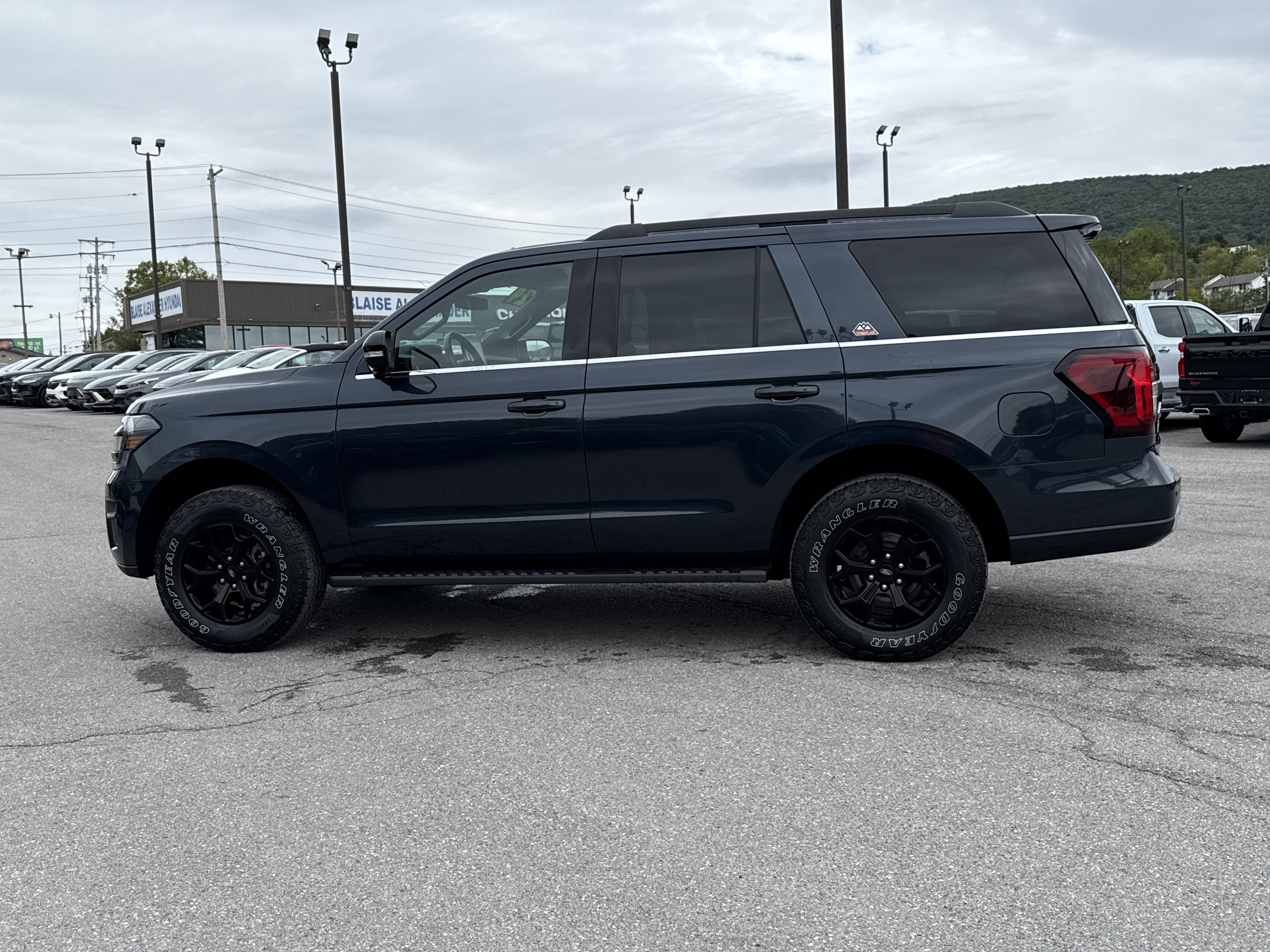 Used 2024 Ford Expedition Timberline AWD/4WD image 7