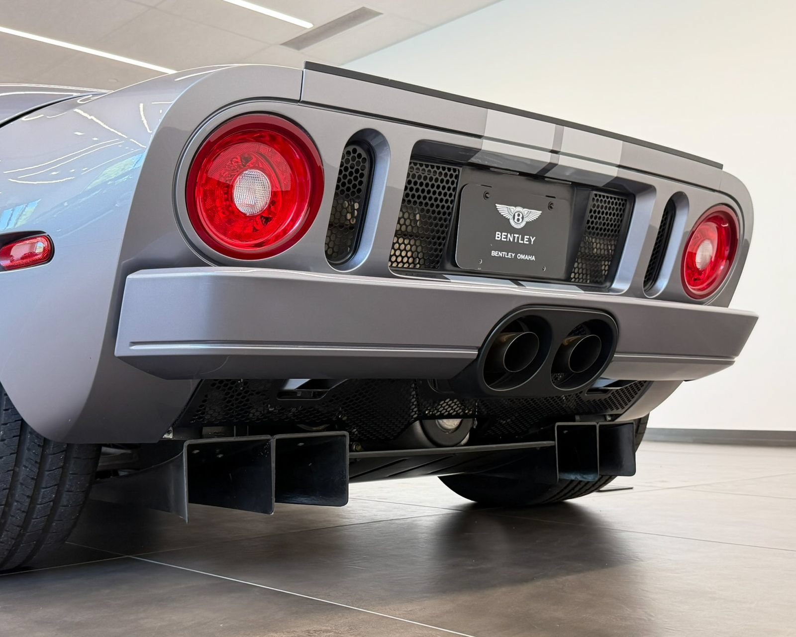 Used 2006 Ford GT RWD image 43
