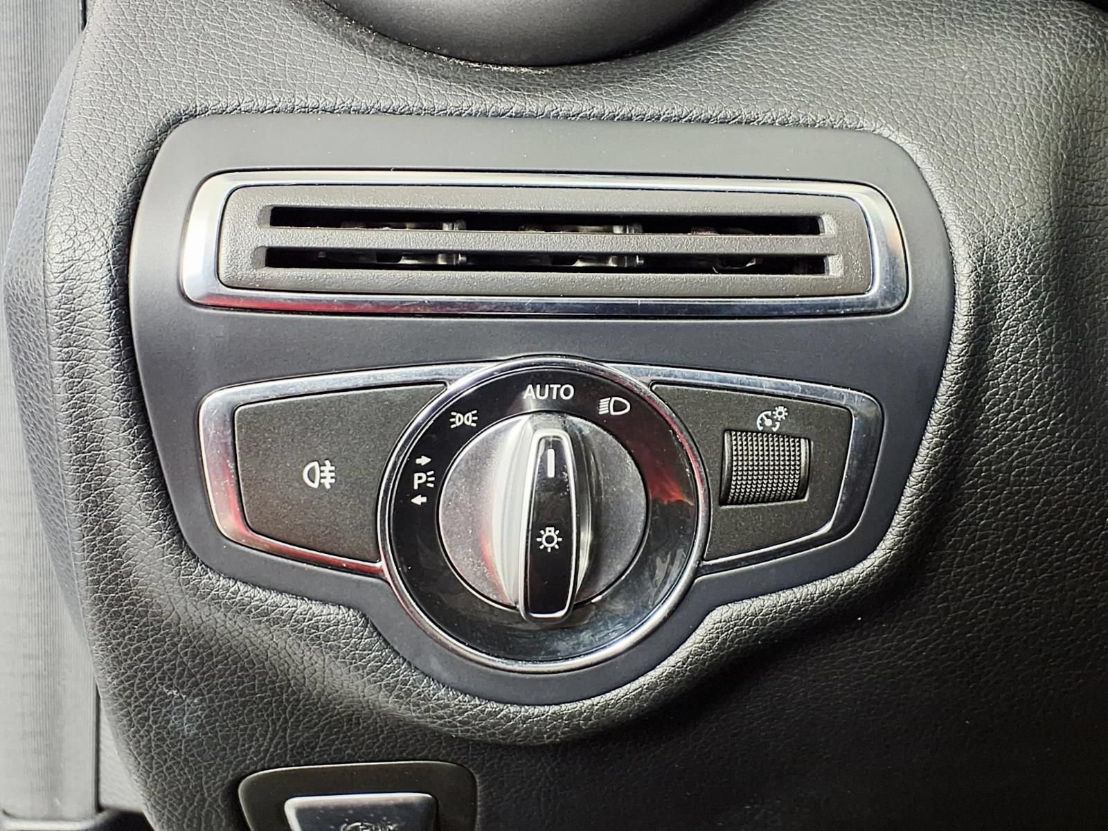 Used 2015 Mercedes-Benz C 300 4MATIC Sedan image 17