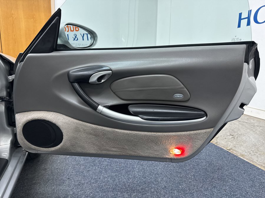 Used 2000 Porsche Boxster S RWD image 9