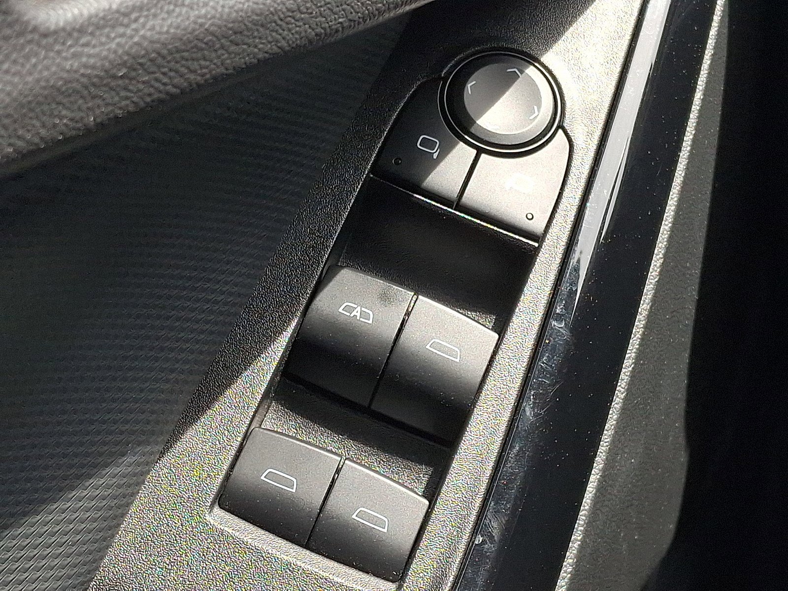 Used 2025 Chevrolet Equinox LT AWD/4WD image 25