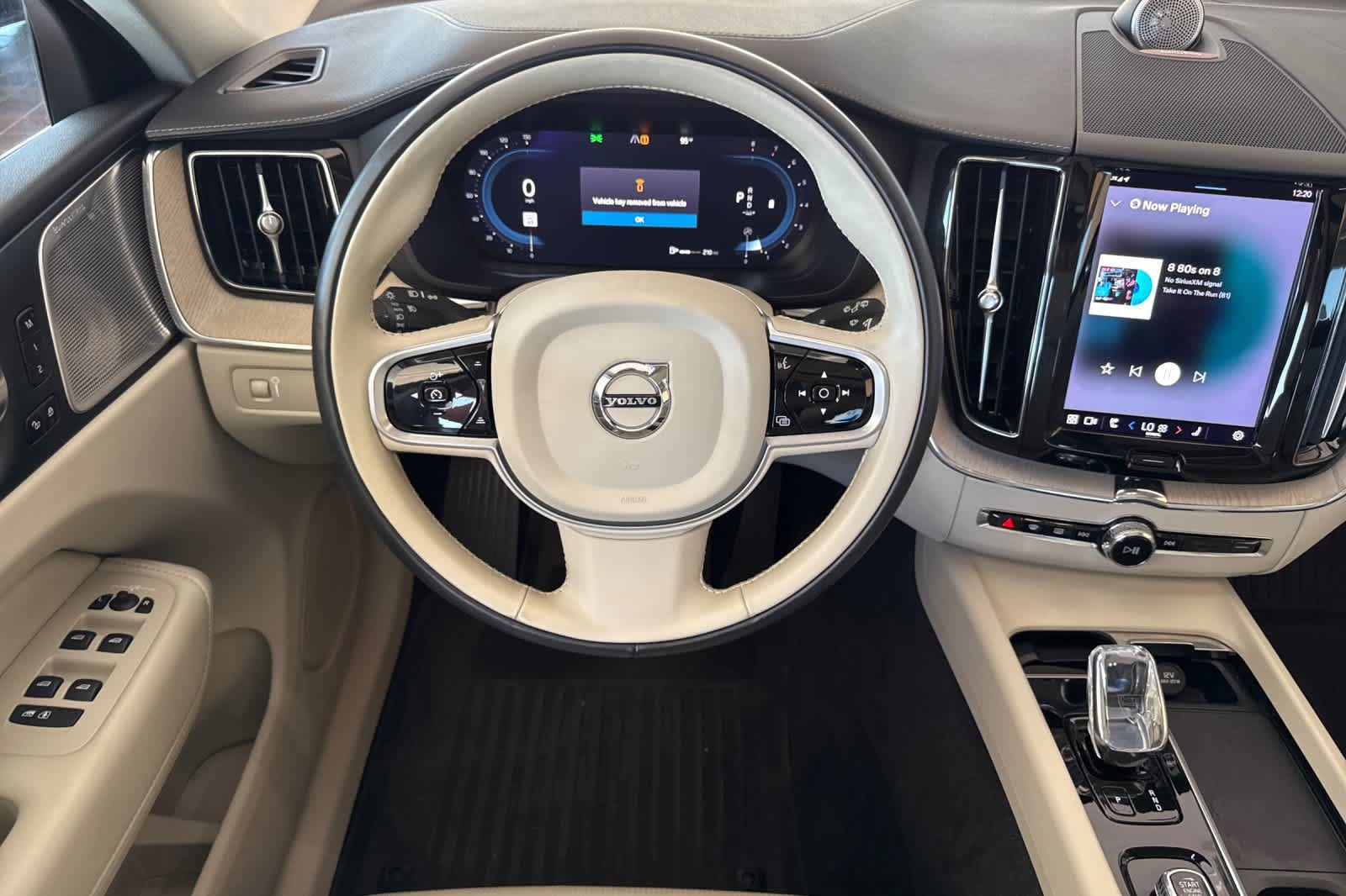 Used 2022 Volvo XC60 B5 Inscription w/ Advanced Package FWD image 15