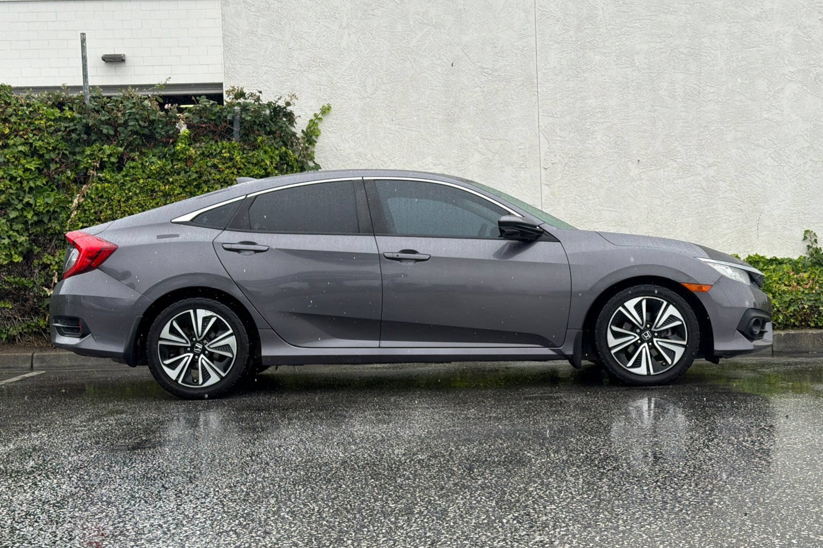 Used 2017 Honda Civic EX-T image 3