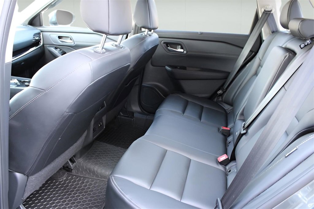 Used 2024 Nissan Rogue SL w/ SL Premium Package image 19