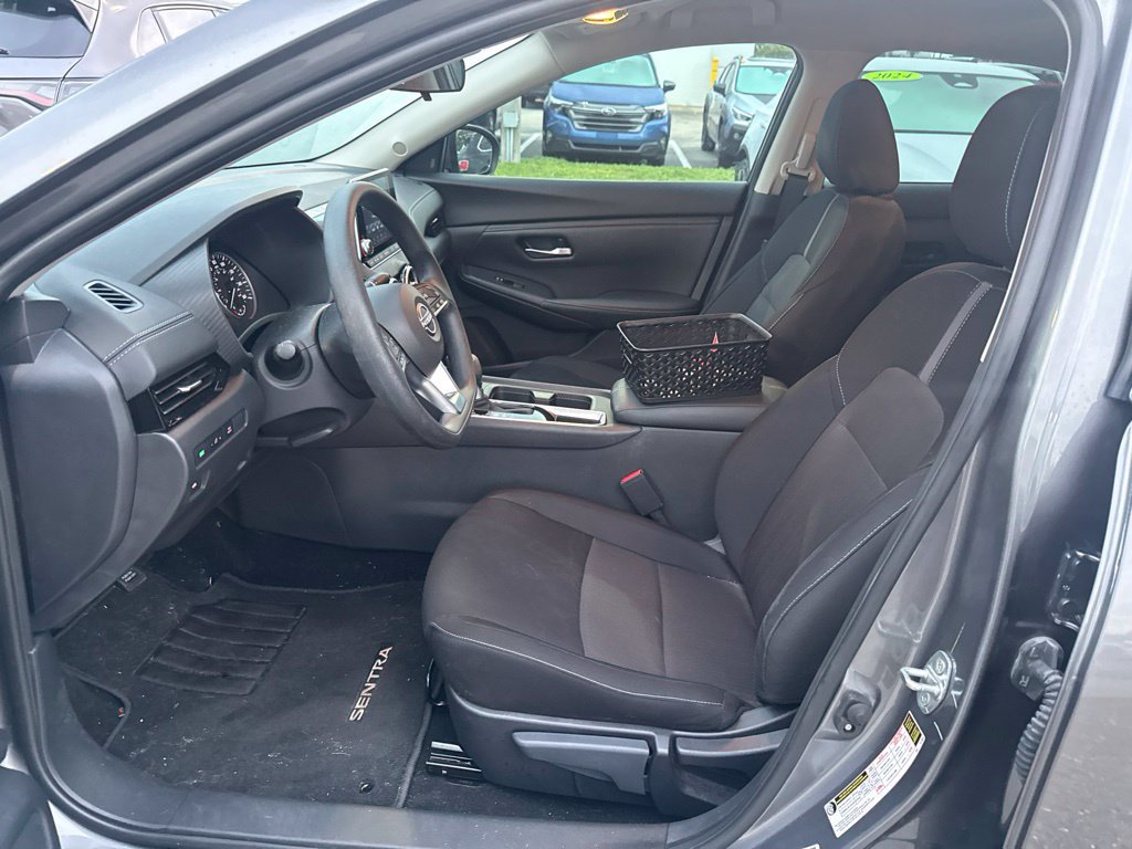 Used 2025 Nissan Sentra SV FWD image 6