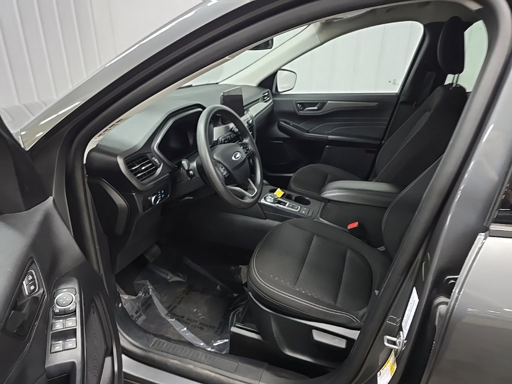 Certified 2025 Ford Escape Active AWD/4WD image 29