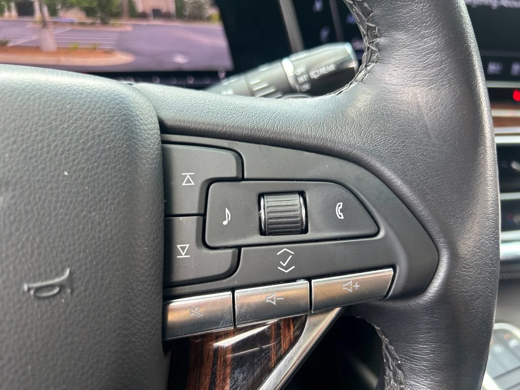 Used 2023 Cadillac Escalade ESV Premium Luxury AWD/4WD image 29