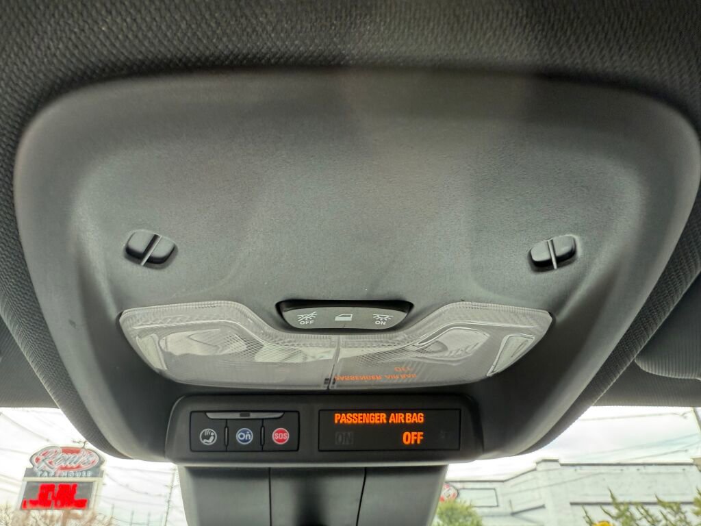 Used 2023 Chevrolet Colorado LT RWD image 19