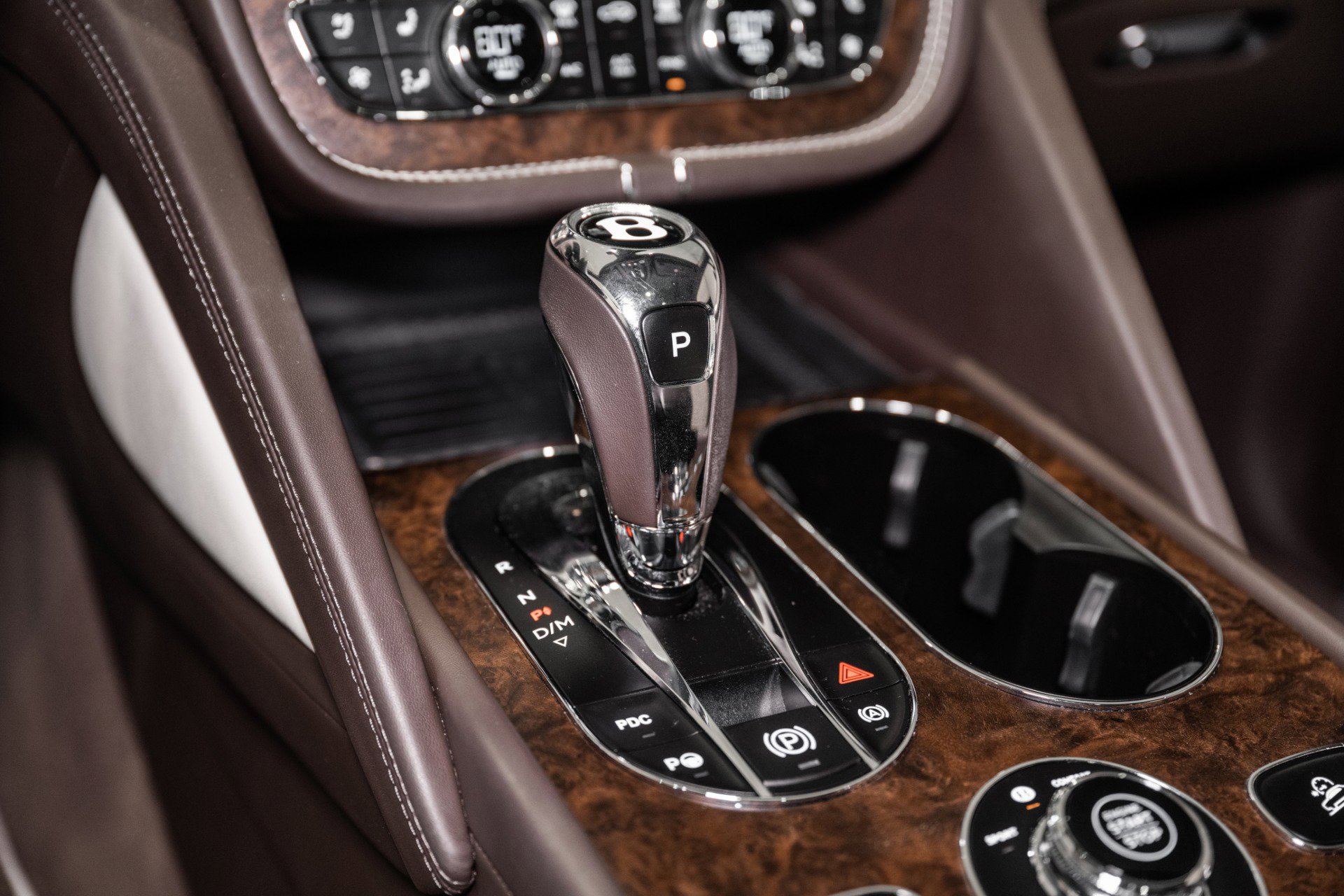 Used 2023 Bentley Bentayga image 44