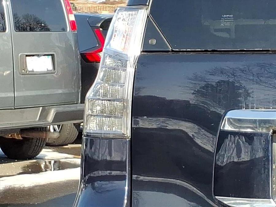 Used 2019 Lexus GX 460 image 6