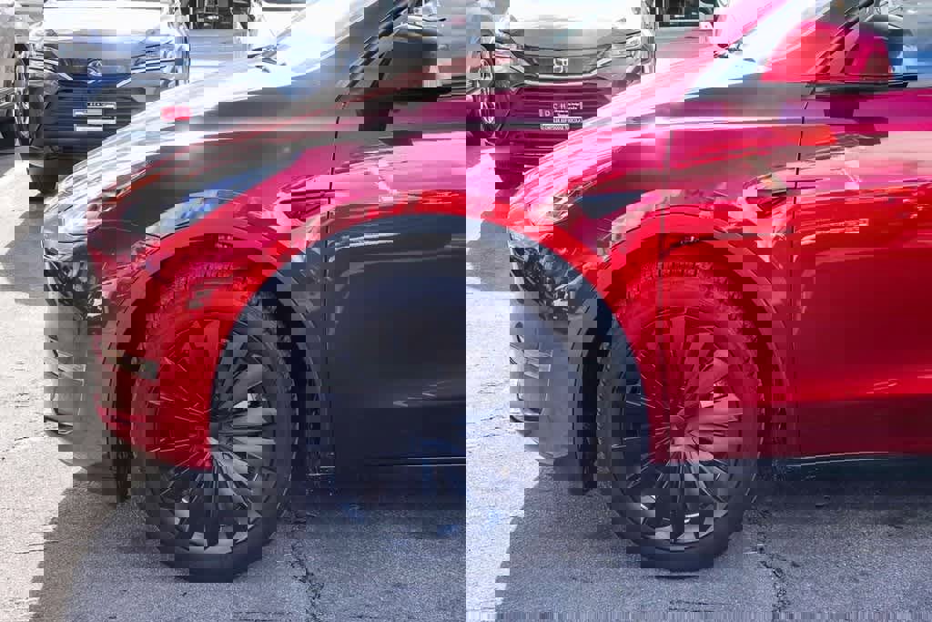 Used 2024 Tesla Model Y Long Range image 9