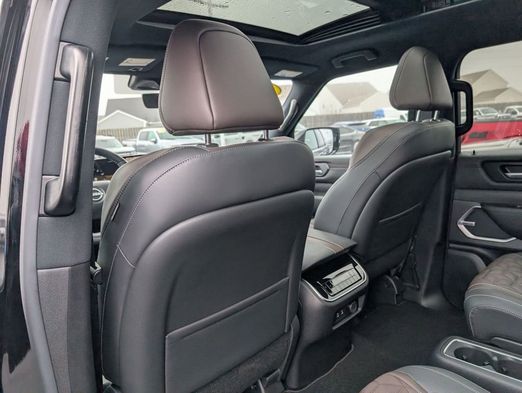 Used 2025 Nissan Armada Platinum image 44