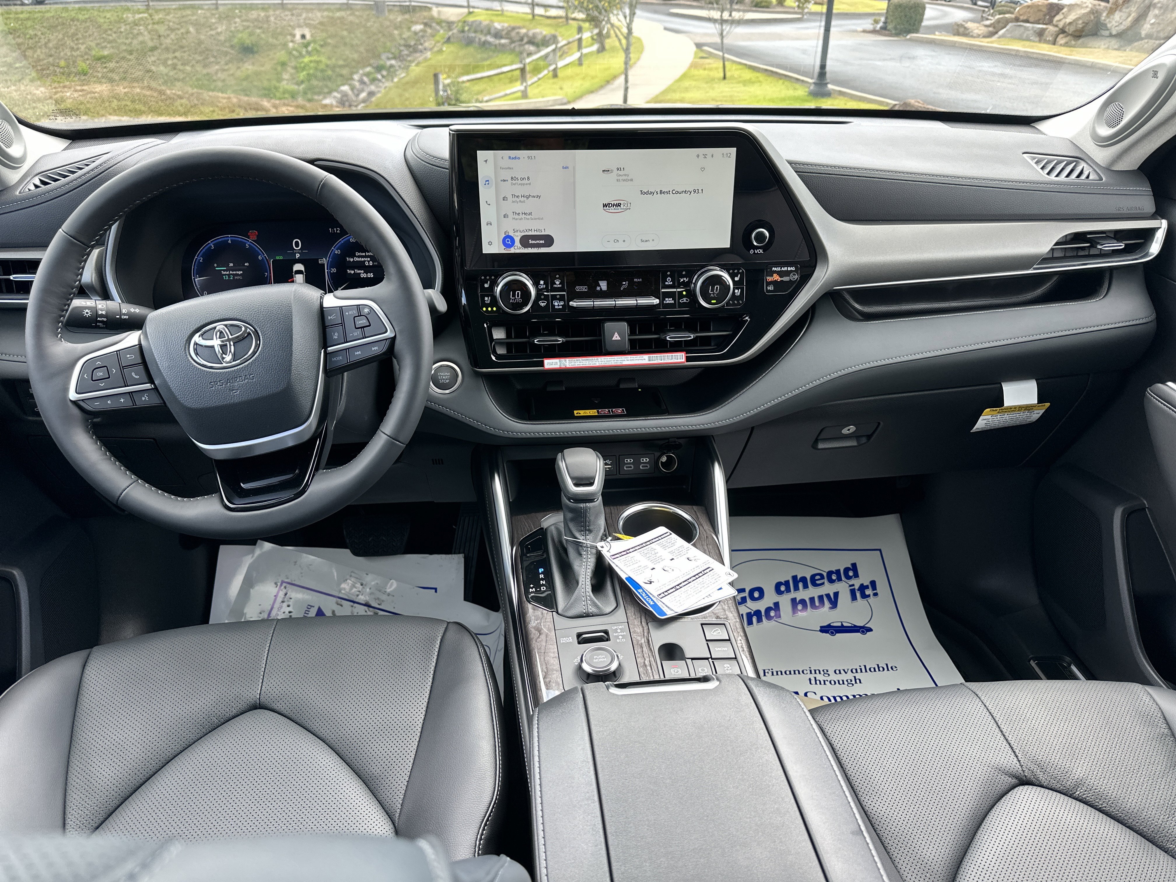 New 2025 Toyota Highlander Limited image 27