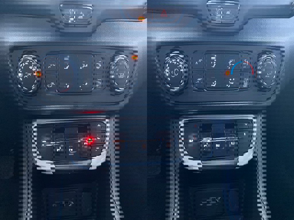 Used 2022 GMC Terrain SLE w/ Elevation Edition image 31