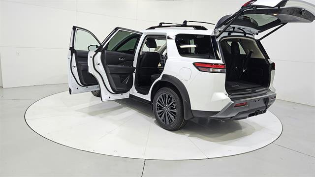 New 2026 Nissan Pathfinder SL w/ SL Premium Package FWD image 11