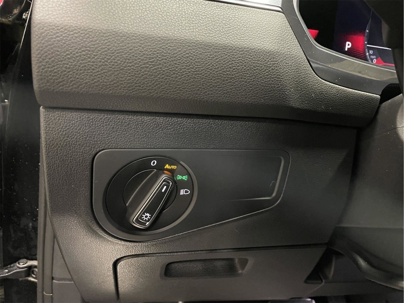 Used 2023 Volkswagen Tiguan SE R-Line image 24