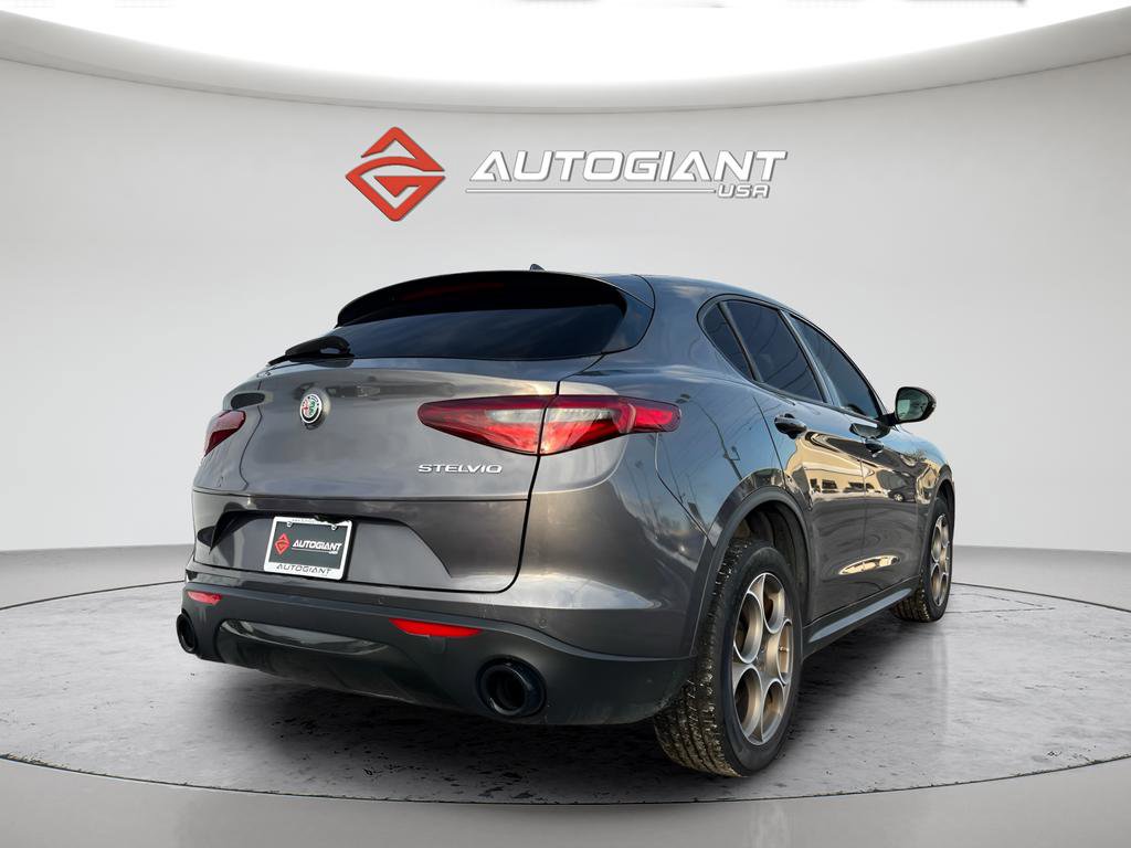 Used 2023 Alfa Romeo Stelvio Sprint RWD image 7
