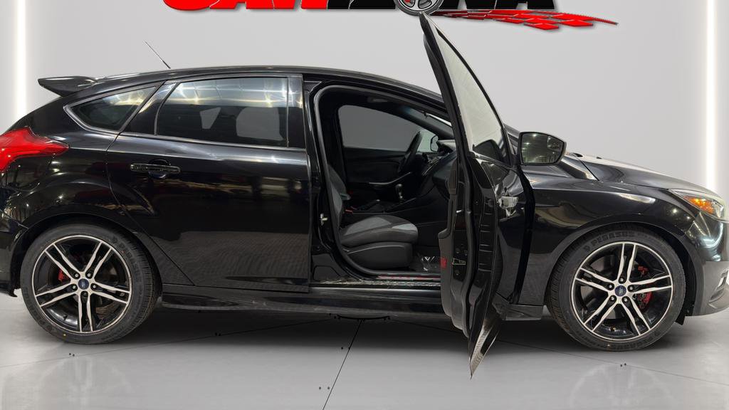 Used 2016 Ford Focus ST image 17