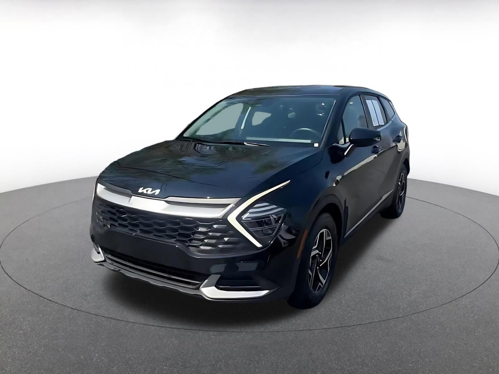 Used 2025 Kia Sportage LX image 7