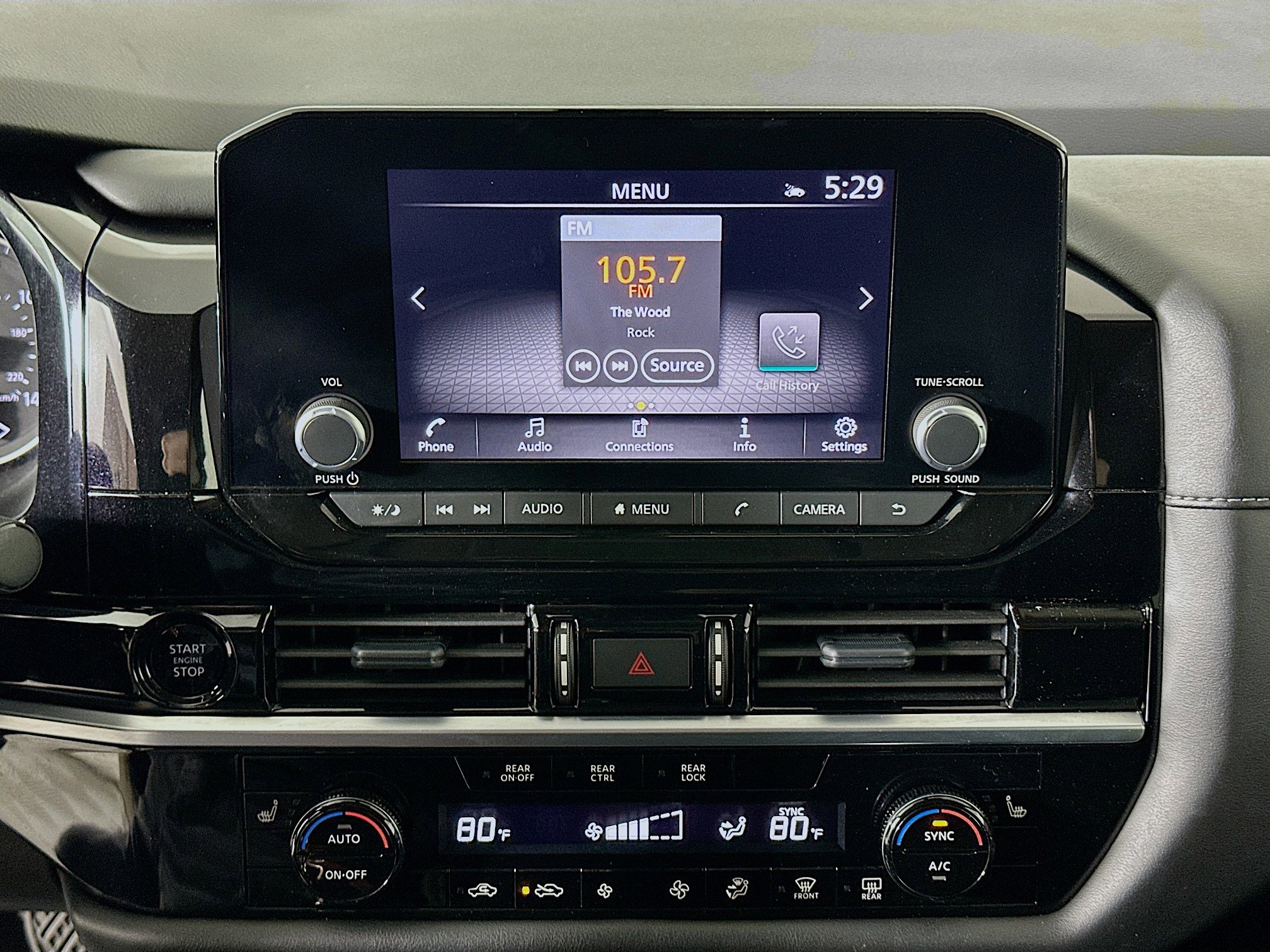 Used 2025 Nissan Pathfinder SV image 23