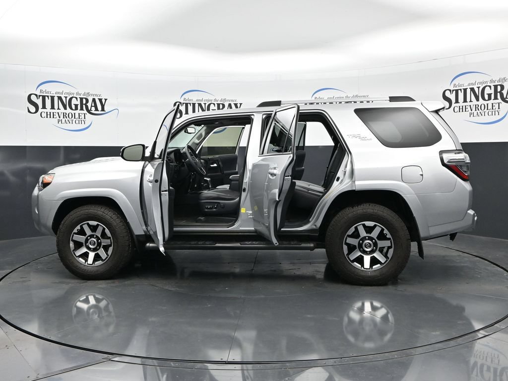 Used 2018 Toyota 4Runner TRD Off-Road Premium AWD/4WD image 37