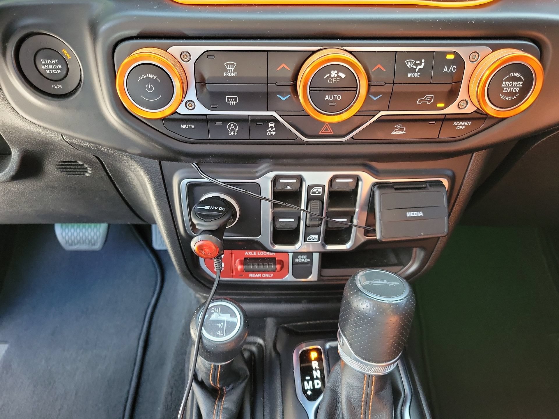 Used 2023 Jeep Gladiator Mojave w/ Trailer Tow Package AWD/4WD image 31