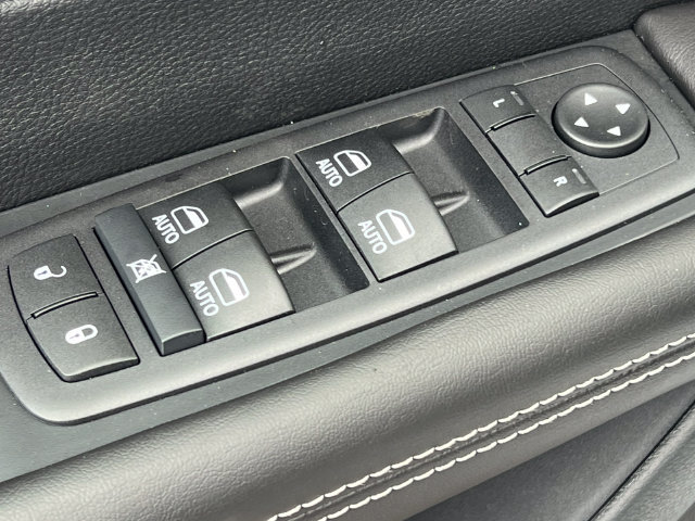 New 2027 Chrysler Pacifica Select FWD image 14