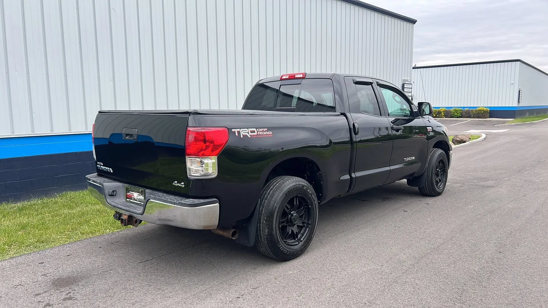 Used 2012 Toyota Tundra 4x4 Double Cab w/ Tow Pkg image 5