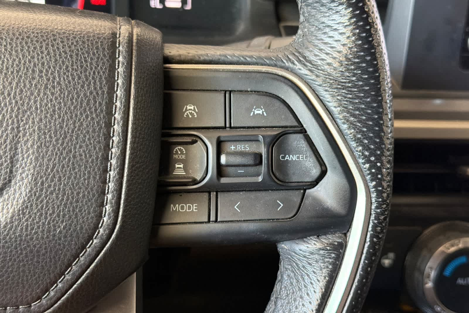 Used 2024 Toyota Tacoma SR5 AWD/4WD image 25