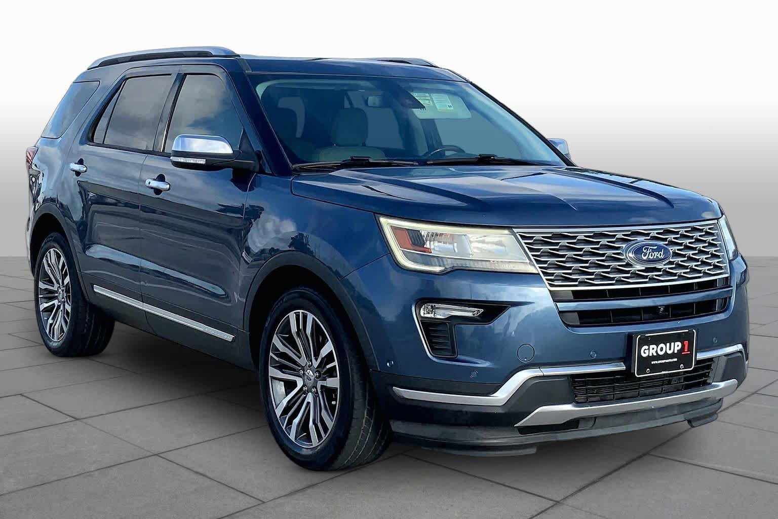 Used 2019 Ford Explorer Platinum AWD/4WD image 3
