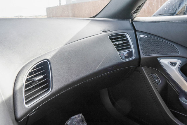 Used 2018 Chevrolet Corvette Stingray Coupe w/ 1LT image 32