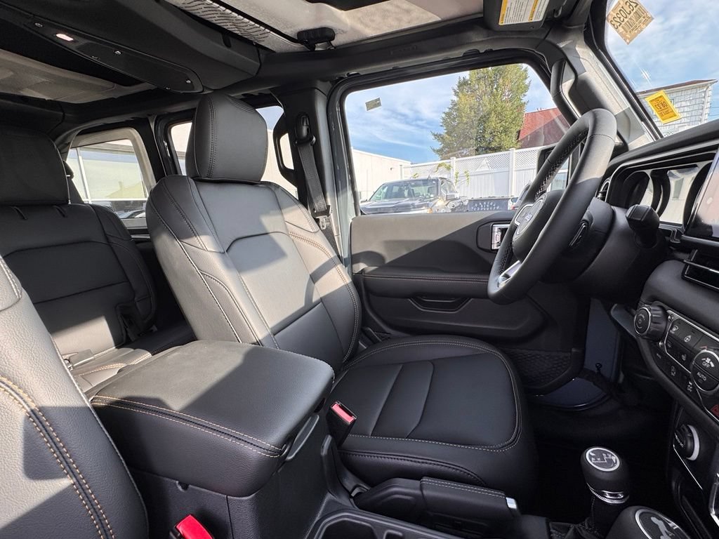 New 2026 Jeep Wrangler Unlimited Sahara w/ Safety Group AWD/4WD image 19
