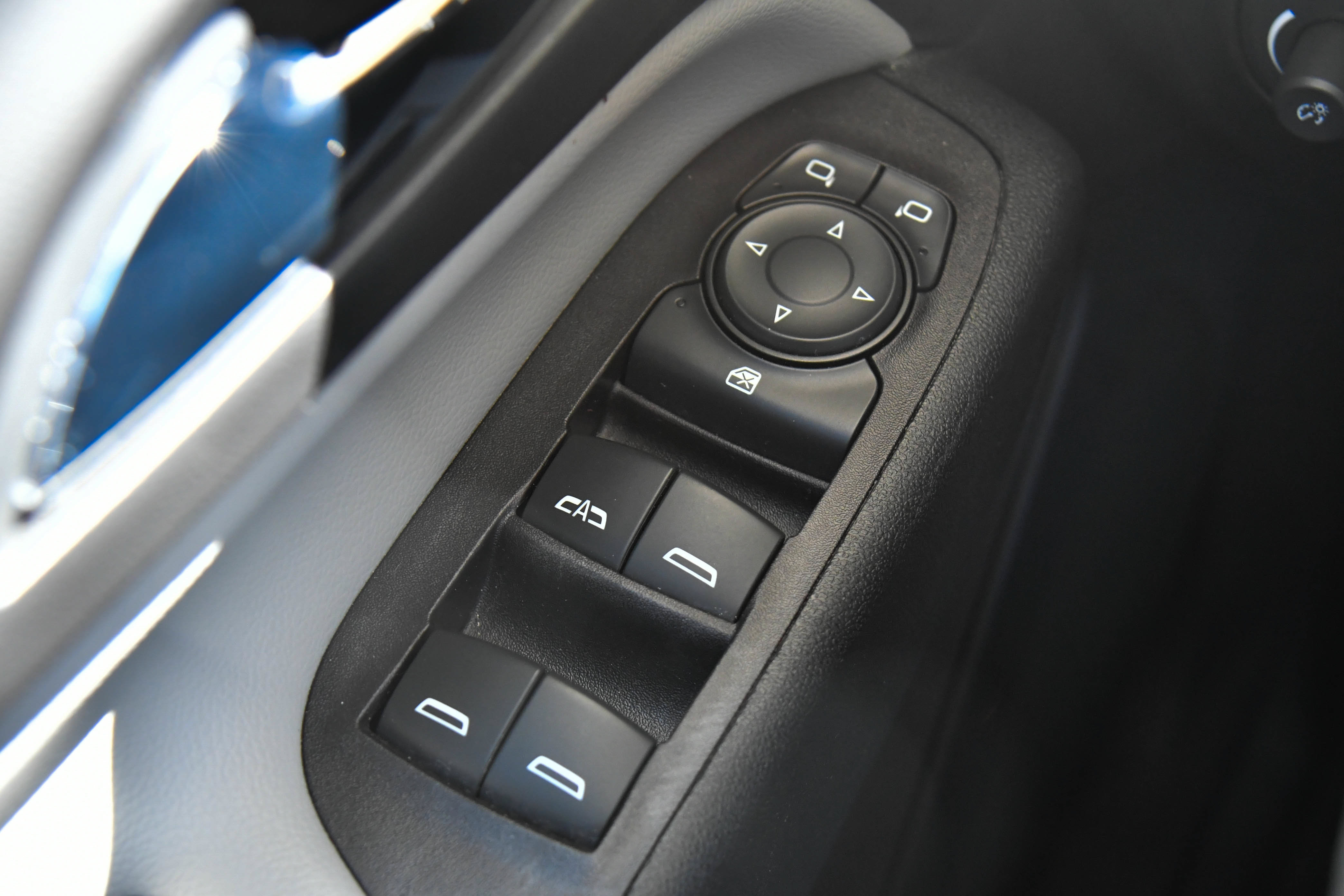 Used 2022 Chevrolet Equinox LS AWD/4WD image 33
