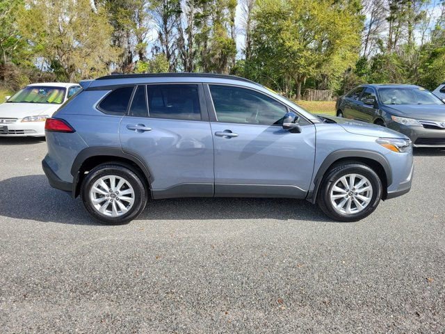 Used 2025 Toyota Corolla Cross LE image 9