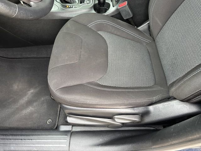 Used 2019 Jeep Cherokee Latitude w/ Popular Appearance Group image 19