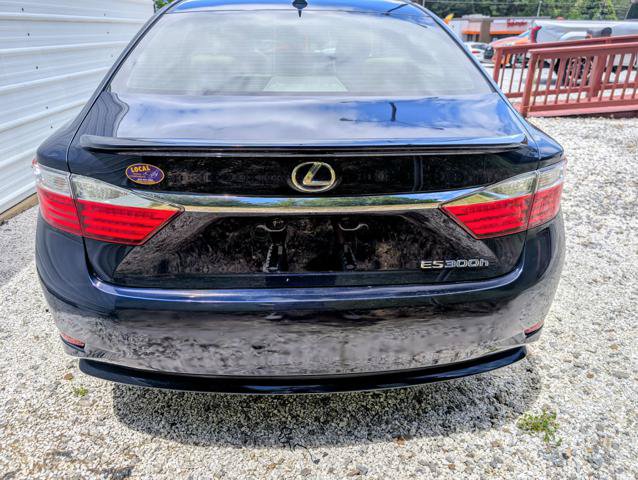 Used 2014 Lexus ES 300h w/ Luxury Package w/Bamboo Trim FWD image 16